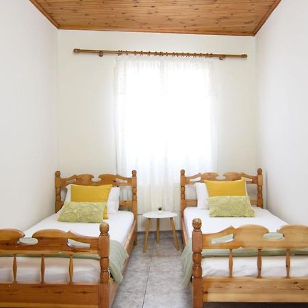 The Yellow Art Home Kalamata Dış mekan fotoğraf