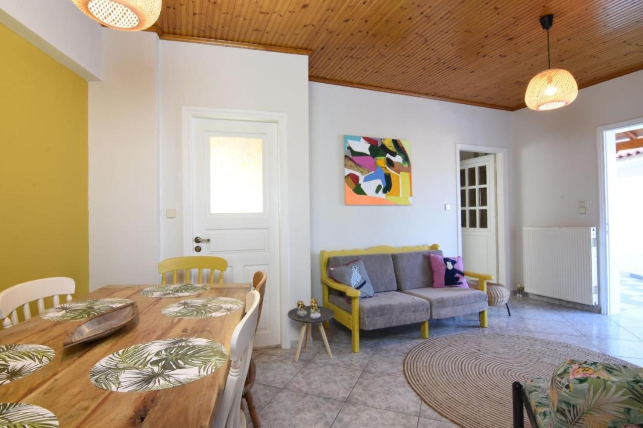 The Yellow Art Home Kalamata Dış mekan fotoğraf
